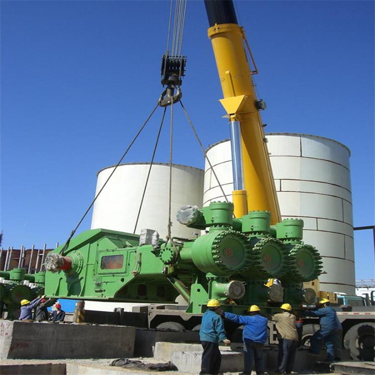 坡头租赁200吨吊车